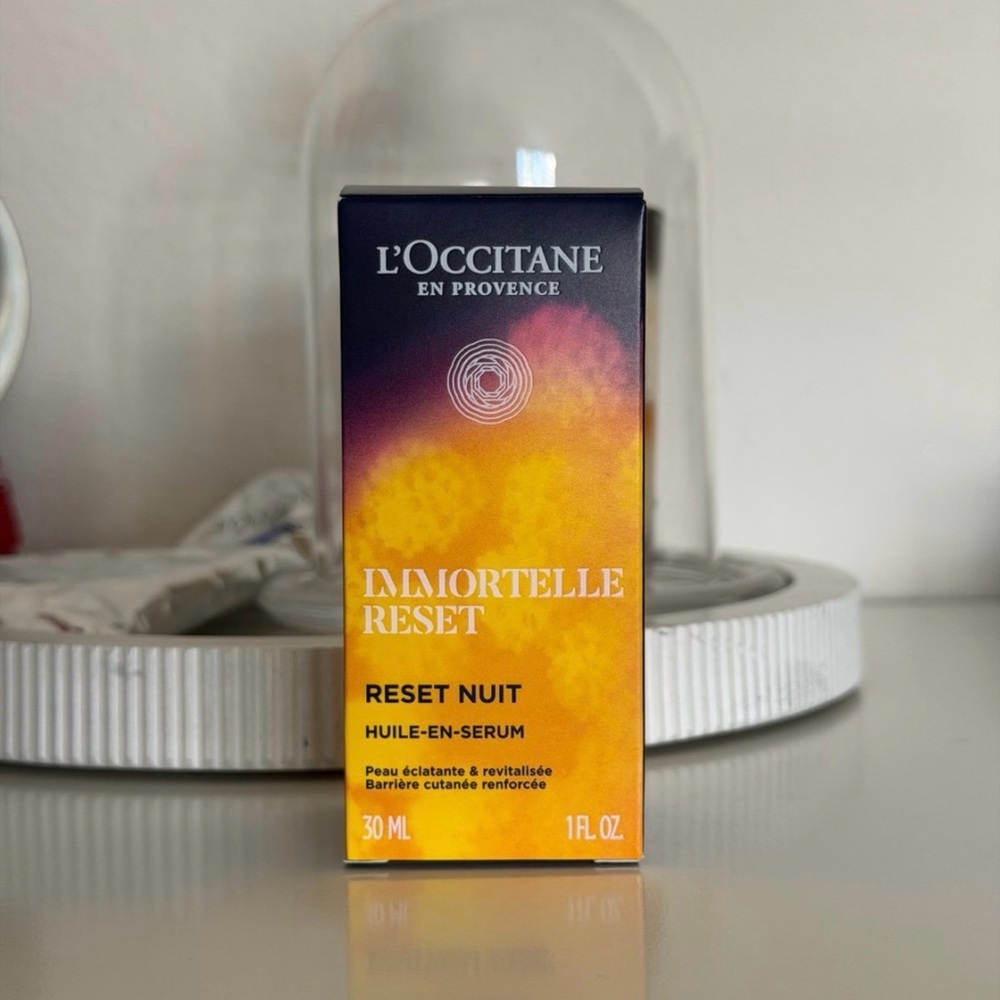 L'OCCITANE Immortelle Reset Night Serum - Purple and Orange